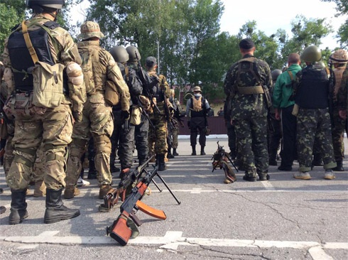 К боевым постам вокруг Славянска прибыл второй батальон Нацгвардии - фото