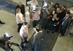 Ляшко выгнал из Верховной Рады российских тележурналистов - фото
