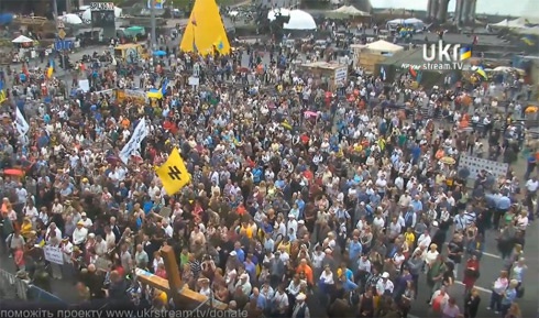 На Майдане проходит Народное вече - фото