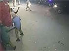 Бойцы «Оплота» жестоко избивают мирных людей - видео