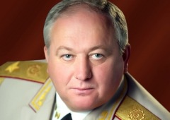 В Донецкой ОГА новый председатель - генерал армии - фото