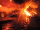 К масштабному пожару на Дегтяревской пожарных не пропускала охрана