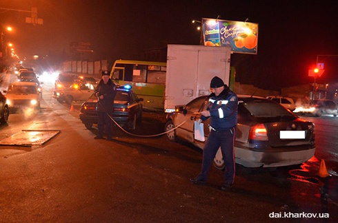 В Харькове произошла авария с участием 2 пассажирских автобусов и 3 легковушек - фото