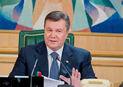 Суд вынес решение взять Януковича под стражу - фото