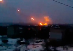 Террористы из «Градов» обстреливали Донецкий аэропорт прямо из жилых кварталов - видео - фото