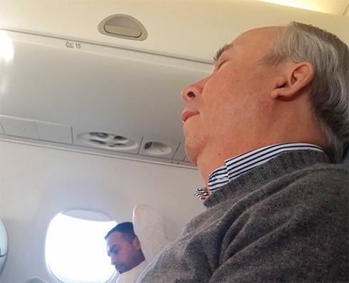 Мэра Донецка нашли в самолете в Брюссель - фото