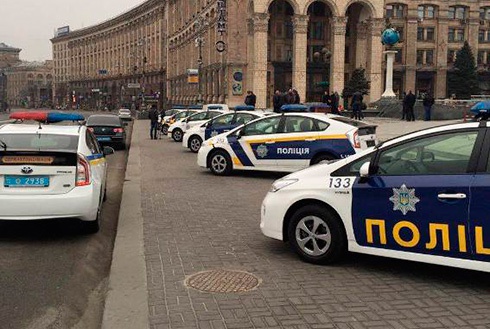 На Майдане Независимости выставлены образцы патрульных автомобилей - фото