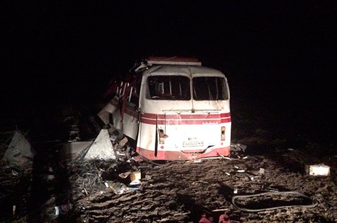 Подорванный на мине автобус еще и расстреляли террористы - фото