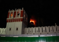 В Москве горел Новодевичий монастырь - фото