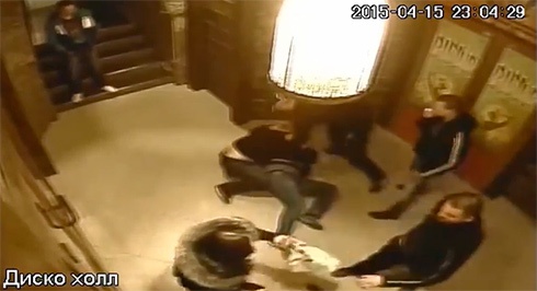 Нетрезвые херсонские милиционеры устроили драку в ночном клубе - фото