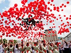 На Майдане Независимости дети провели флешмоб «Цветок памяти»