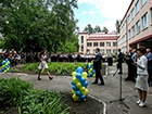 Порошенко посетил последний звонок школы в Славянске