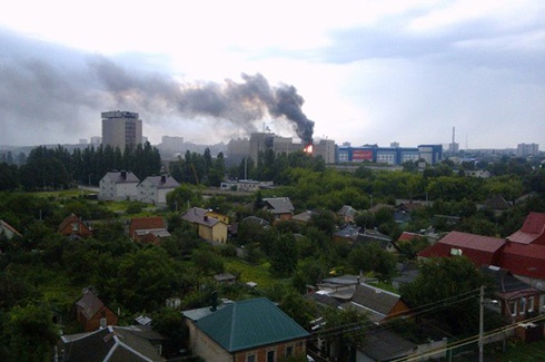 80 пожарных тушили горящий Научно-исследовательский институт Харькова - фото