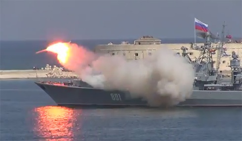Россия опозорилась в Севастополе в день своего ВМФ - фото