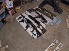 Человека, у которого нашли арсенал оружия и нарколабораторию, суд отпустил под залог 110 тыс грн