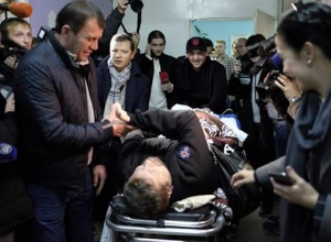 Мосийчука освободили из-под стражи и повезли в больницу - фото