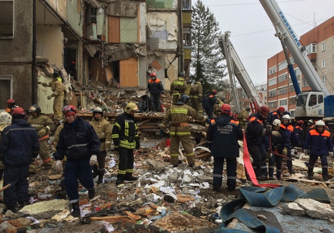 Число погибших при обрушении дома в Ярославле выросло до семи - фото