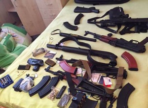 СБУ обнаружила в Киеве схрон оружия незаконного военизированного формирования - фото