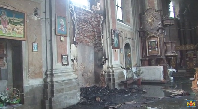 На Львовщине горела церковь XVII века - фото
