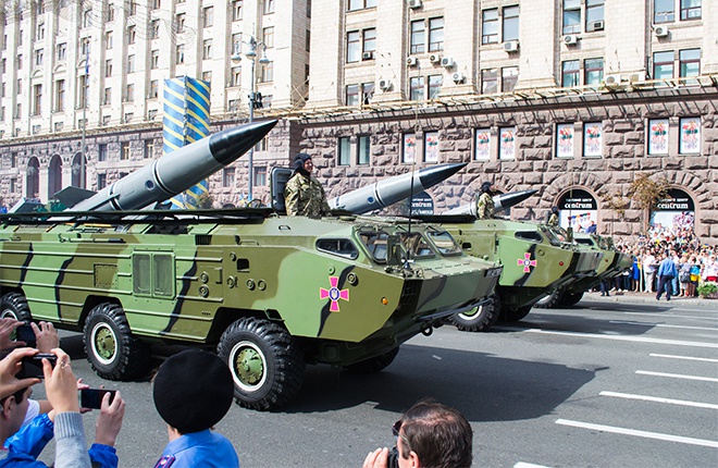 В Киеве состоится военный парад - фото
