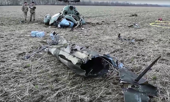 В Минобороны назвали имена погибших в результате авиакатастрофы Ми-2 - фото