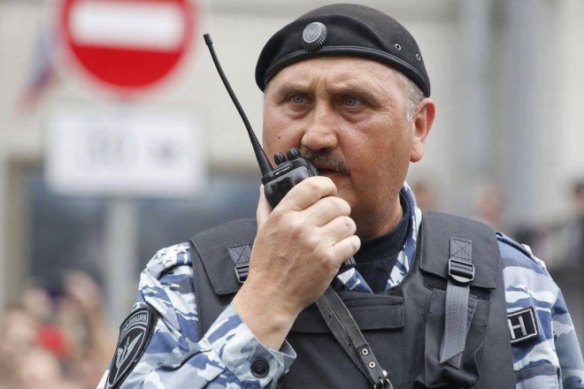 Экс-командир столичного «Беркута» теперь руководит избиением протестующих в Москве - фото