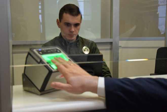 Биометрический контроль для россиян заработает еще до конца года, - Шкиряк - фото