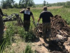 Прикопанные мешки с вещами защитников, погибших у Иловайска, найдено на Днепропетровщине