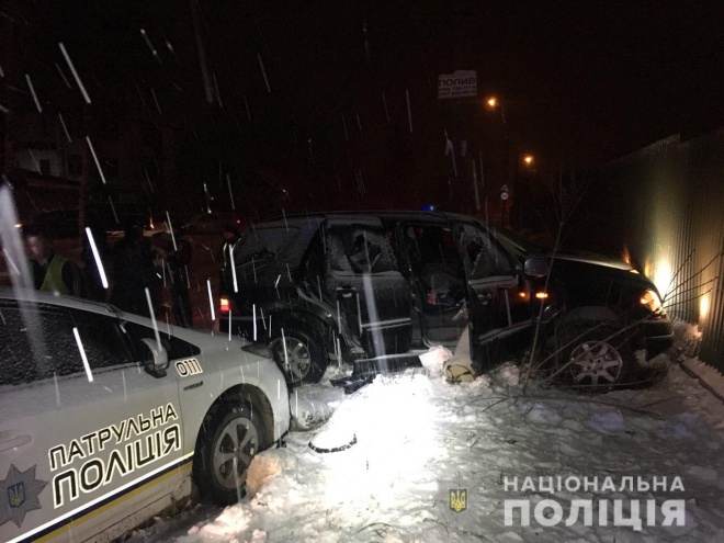 В Ровно в результате погони за нарушителем травмированы трое полицейских - фото