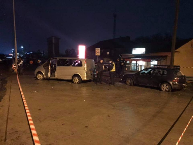 На глазах полиции стреляли в активистов на пункте весового контроля под Одессой - фото