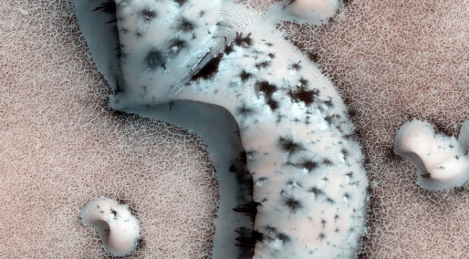 Жить на Марсе поможет аэрогель, считают ученые - фото