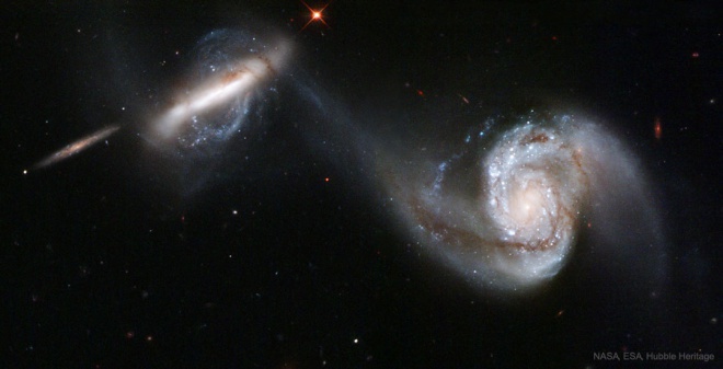 Слияние галактик является движущей силой звездообразований - фото