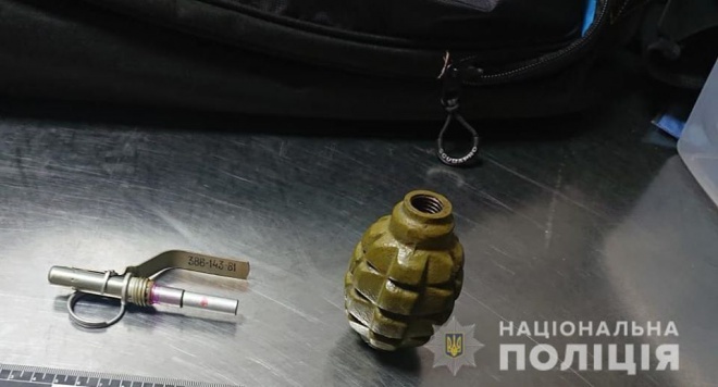 В «Борисполе» задержали жителя Донецка с гранатой - фото