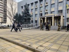 В Одессе мужчина захватил заложников в суде с гранатой