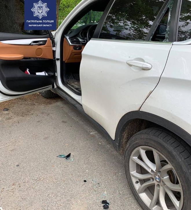В Харькове патрульный стреляли в авто, которое на него наехало - фото