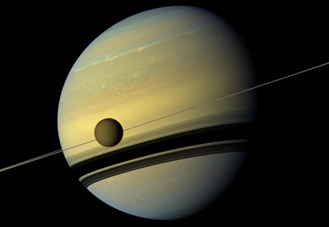 Титан мигрирует от Сатурна в 100 раз быстрее, чем ранее считалось - фото