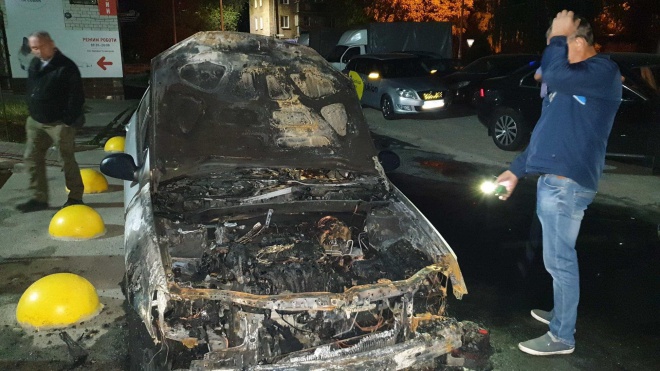 Сожжено авто, на которой журналисты снимали сюжеты о чиновниках и олигархах - фото