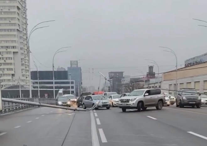 Шулявский мост уже "устал" - фото