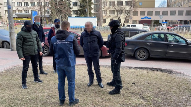 На взятке задержан главный госинспектор-ревизор налоговой Киевщины - фото