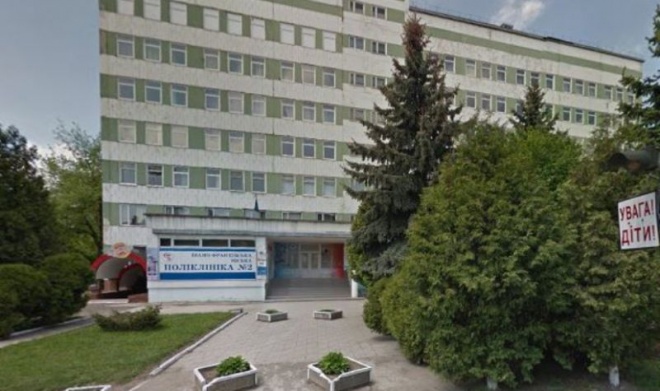 Поликлинику в Ивано-Франковске обустроят под больницу для больных COVID-19 - фото