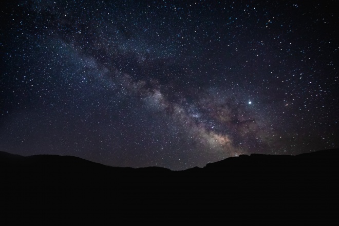 От звездной пыли до бледно-голубой точки: межзвездное путешествие углерода к Земле - фото