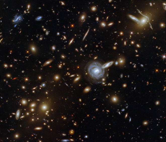 Хаббл показал "галактический зверинец" - фото