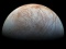 Поверхность спутника Юпитера Европы выбита небольшими ударами
