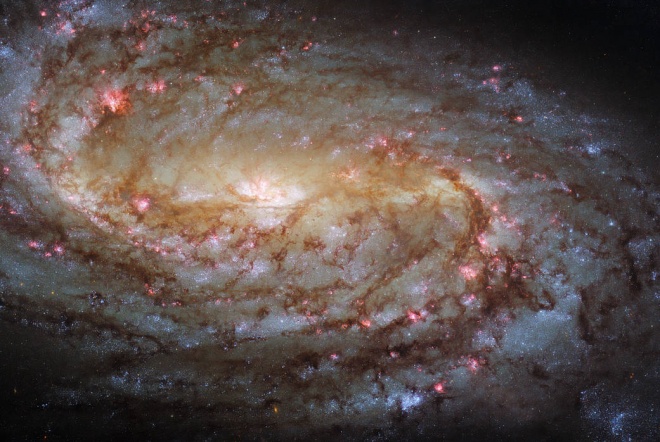 У Хаббла галактическое дежавю - фото