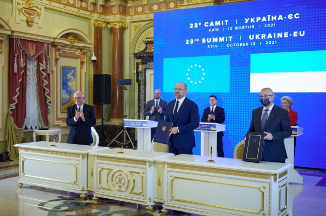Украина и ЕС подписали соглашение об "открытом" небе - фото