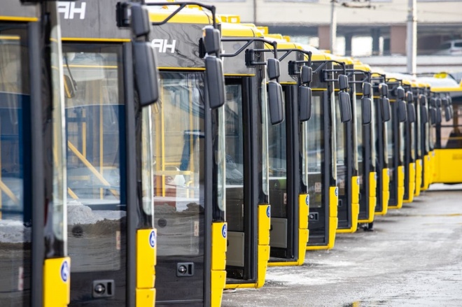 Киев возьмет кредит для закупки троллейбусов и вагонов метро - фото