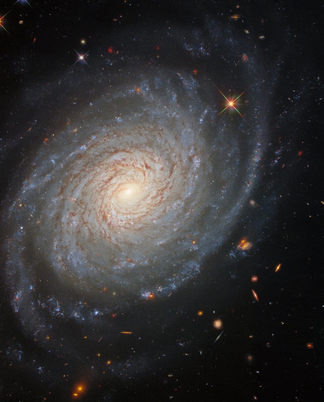 Галактический покой на снимке Хаббла - фото