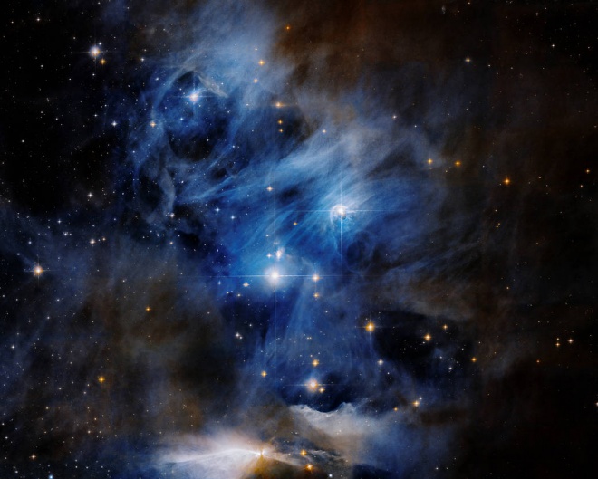 Хаббл показал хамелеона, образующего звезды - фото