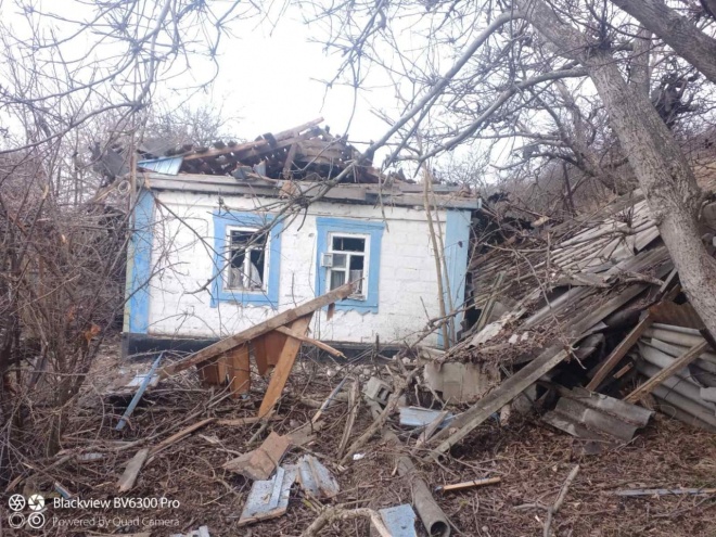 Оккупанты обстреляли три села в Донецкой области - фото