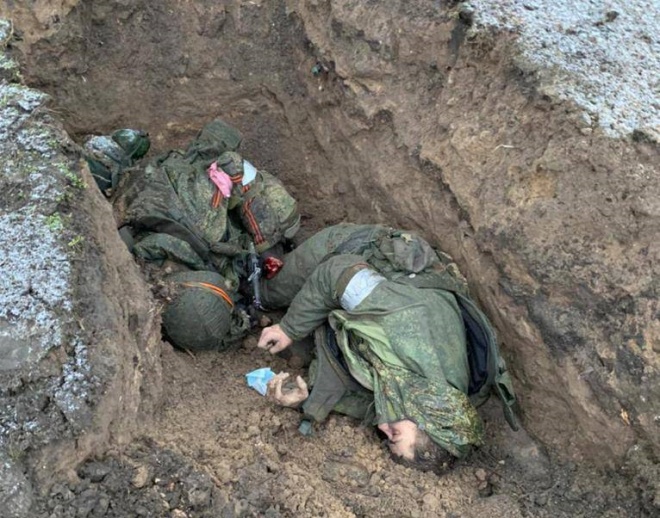 HRW: кадры с военнопленными россиянами нарушают их права - фото